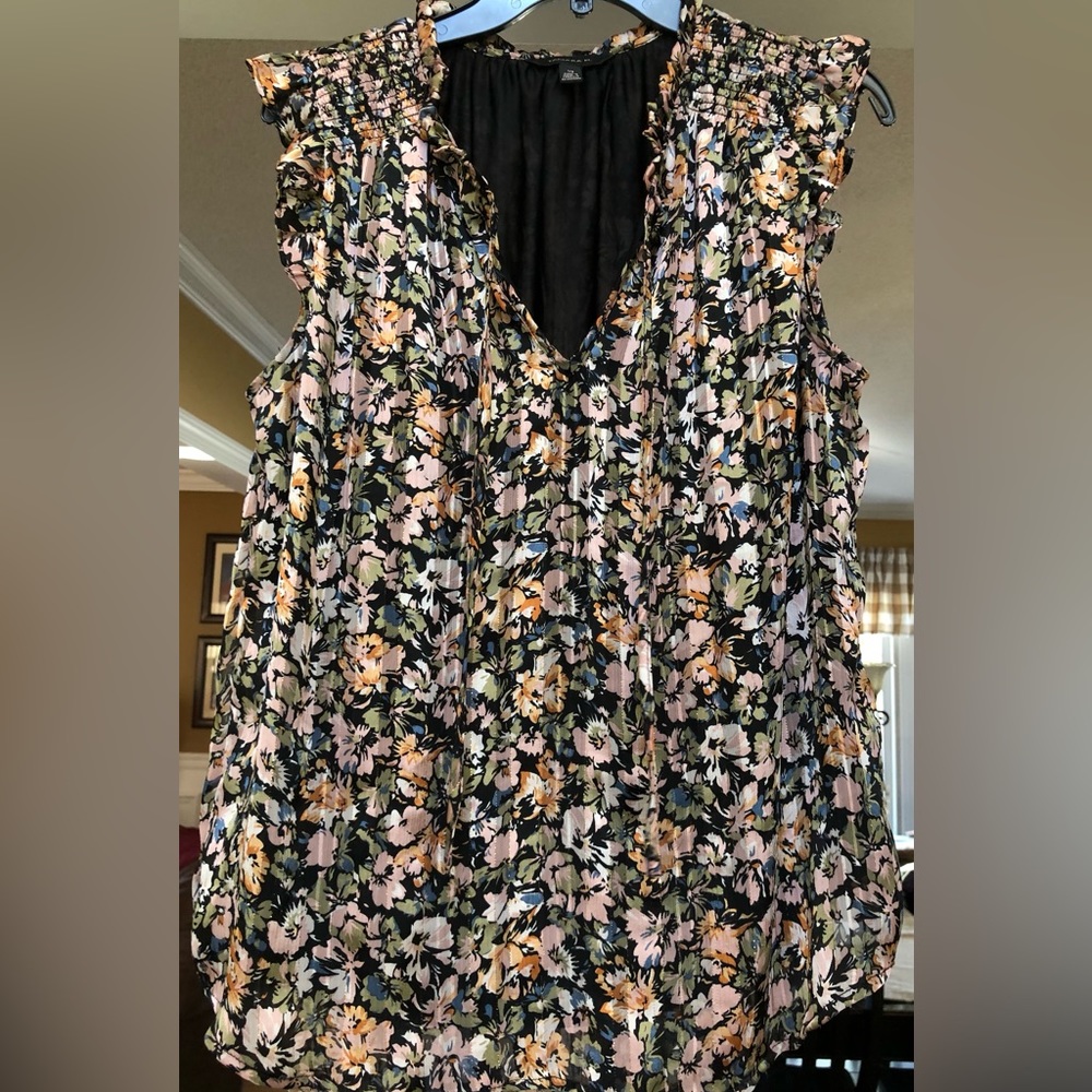 Sleeveless blouse.